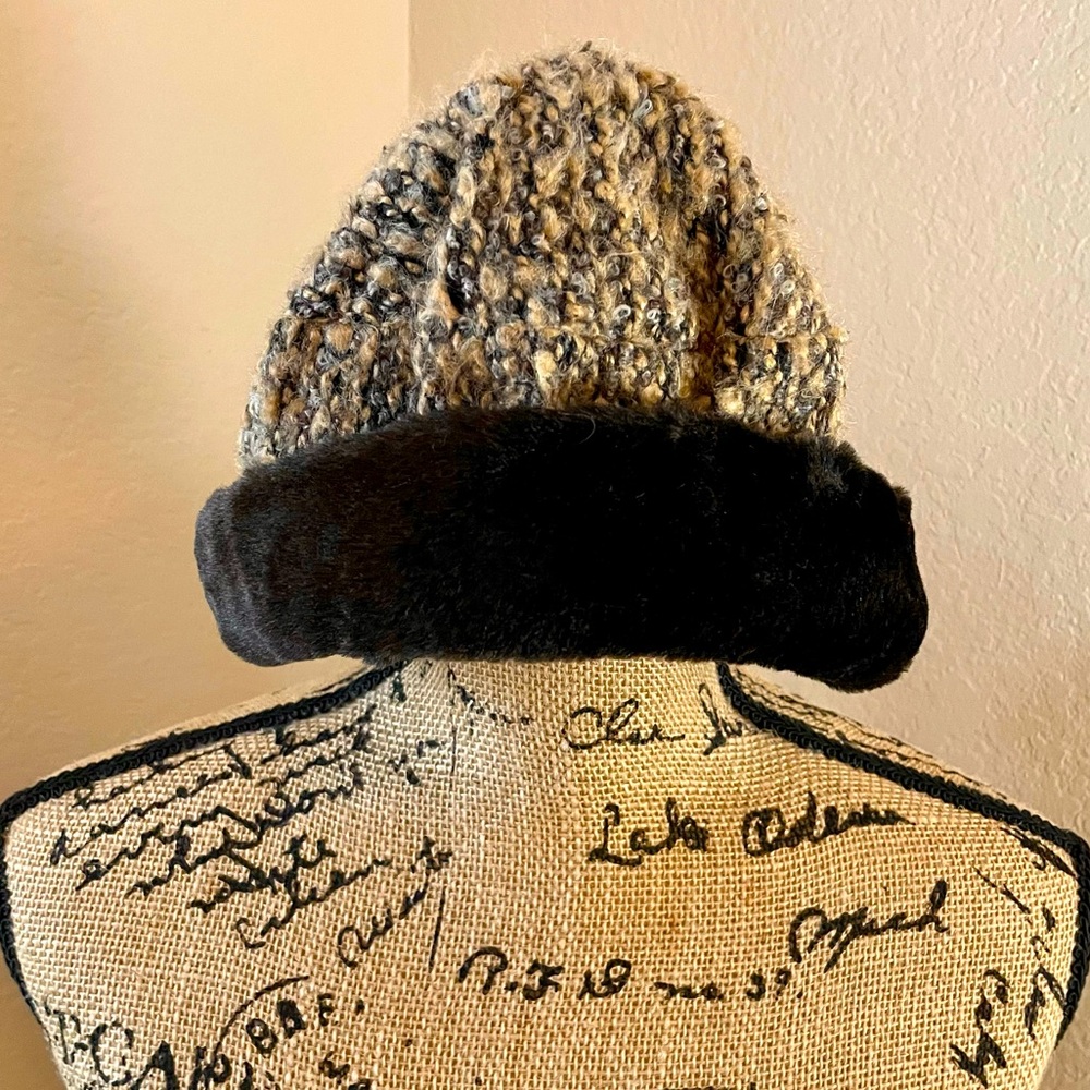 VINTAGE :  Toppers, Inc. Winter Hat